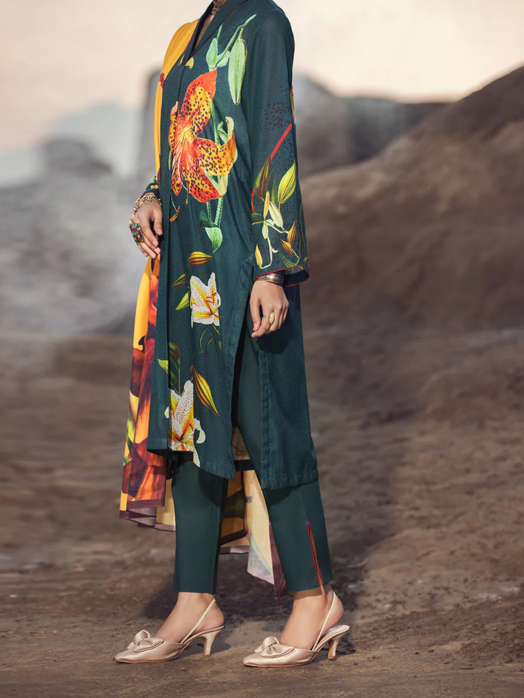 Hunter Green Karandi 3Pc Stitched - AWP-3PS-347 - Image 5