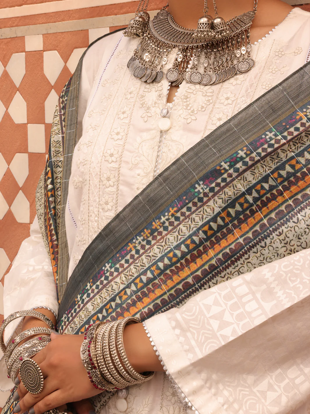 White Cambric Unstitched 3Pc - AWP-3PS-411 - Image 4