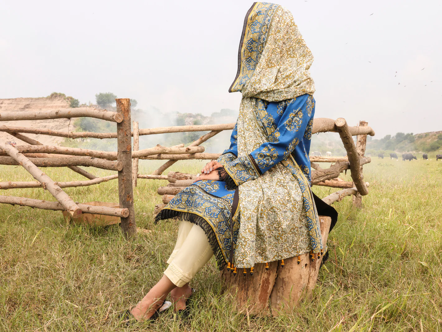 Blue Khaddar Unstitched 3Pc - AWP-3PS-514 - Image 4