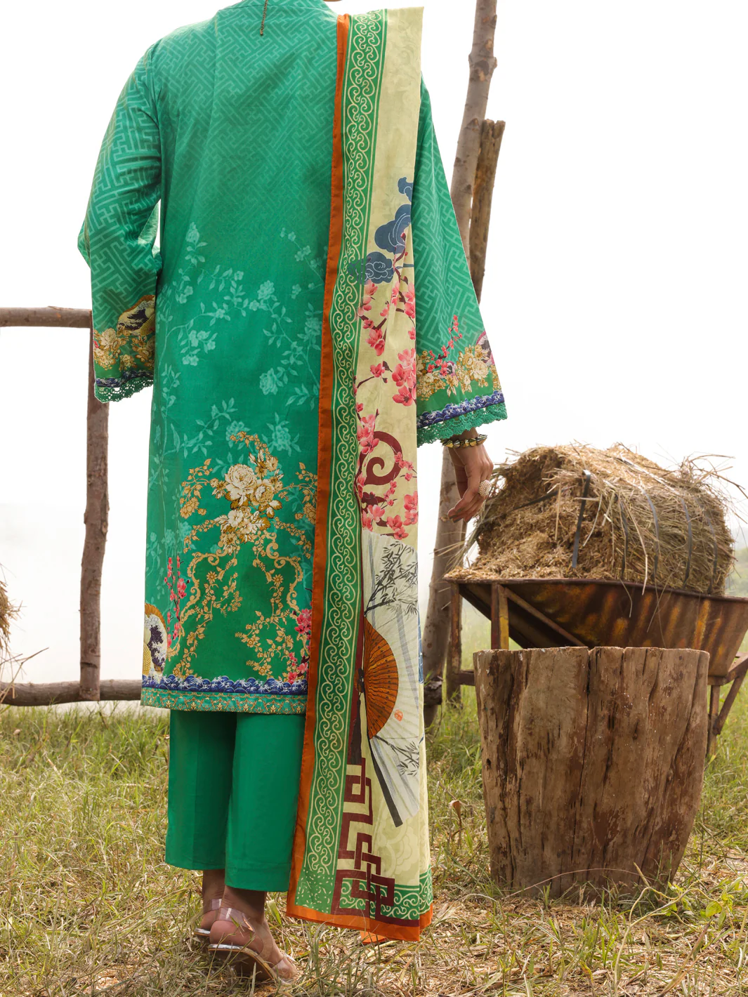 Green Cambric Unstitched 3Pc - AWP-3PS-519 - Image 2