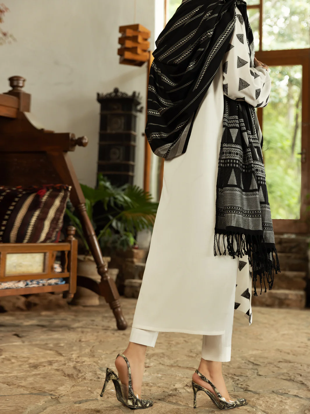White 3Pc Unstitched - AWP-3PS-571 - Image 2