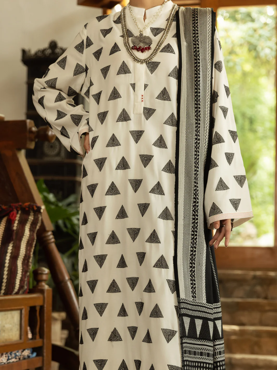 White 3Pc Unstitched - AWP-3PS-571 - Image 3