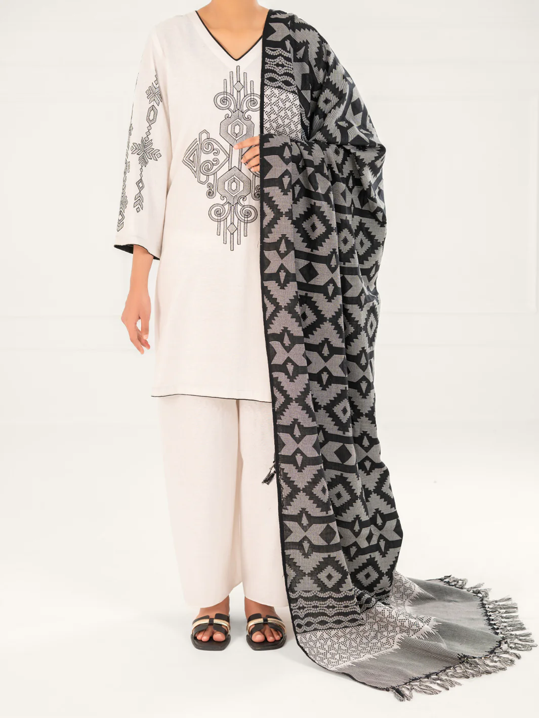 White Light Khaddar 3Pc Stitched - AWP-3PS-770 - Image 2