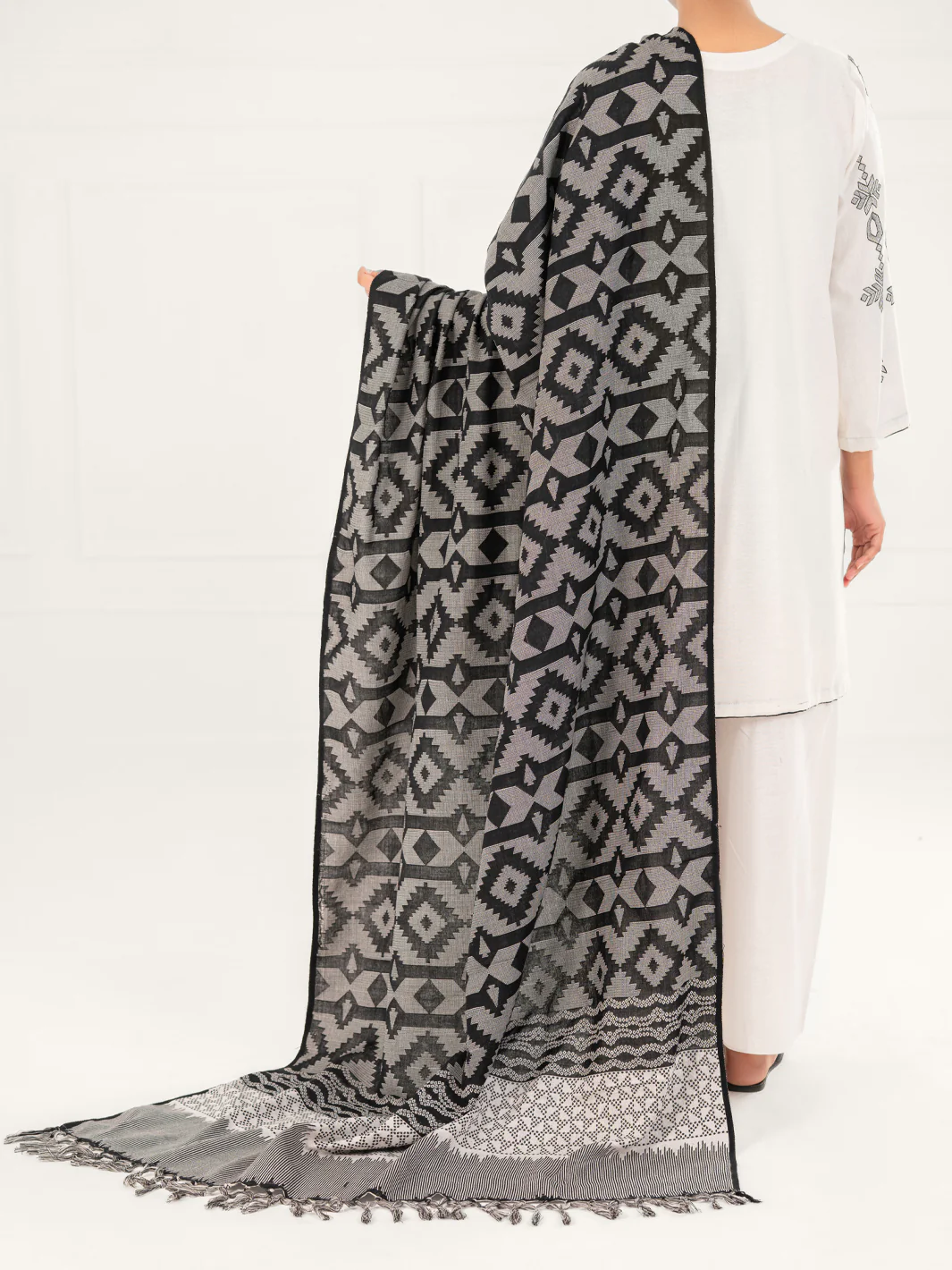 White Light Khaddar 3Pc Stitched - AWP-3PS-770 - Image 3