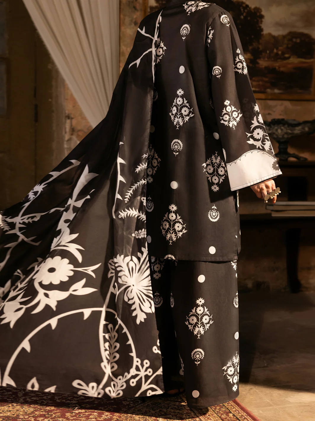 Black Cotton Lawn Unstitched 3PC - ALP-3PS-2711 - Image 3