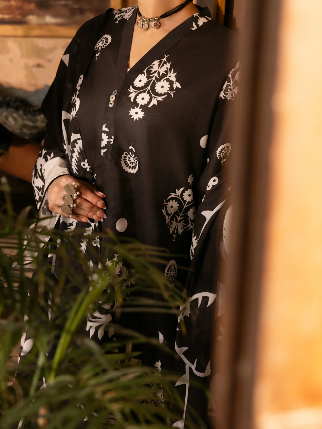 Black Cotton Lawn Unstitched 3PC - ALP-3PS-2711 - Image 5