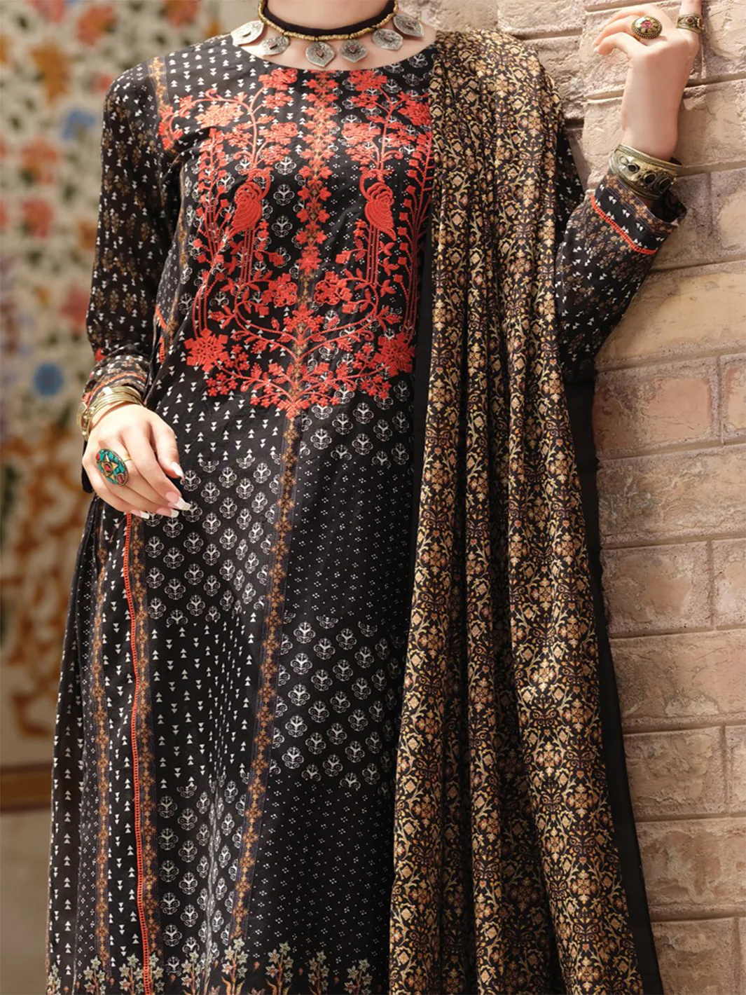 Black Lawn 3Pc Stitched - ALP-748 - Image 3