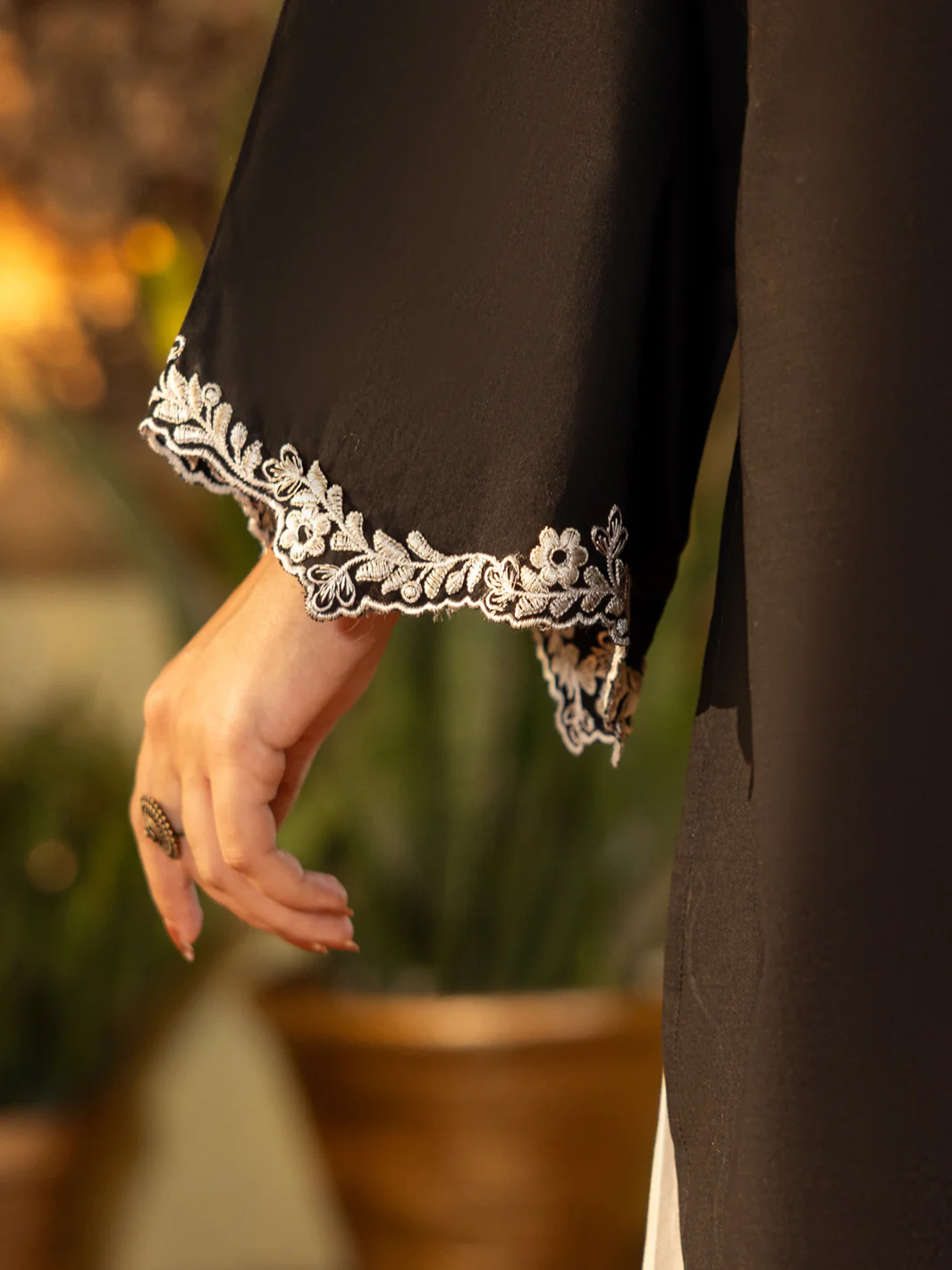 Black & White Cambric Stitched 3Pc - ALP-3PS-2636 - Image 4