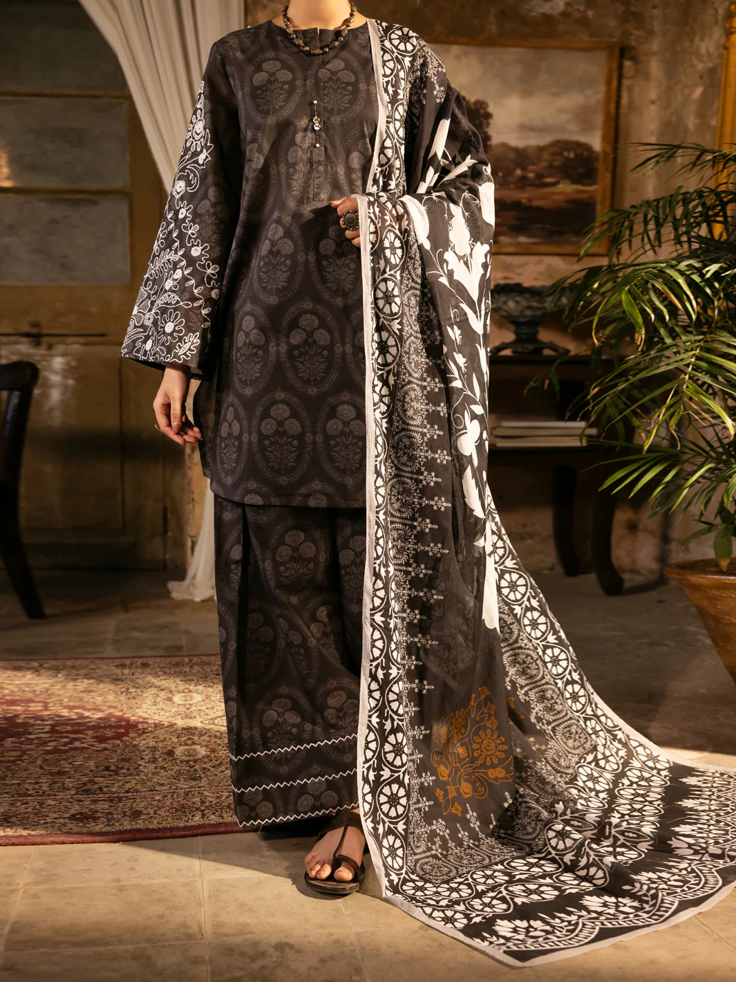 Charcoal Cotton Lawn Unstitched 3PC - ALP-3PS-2712 - Image 5