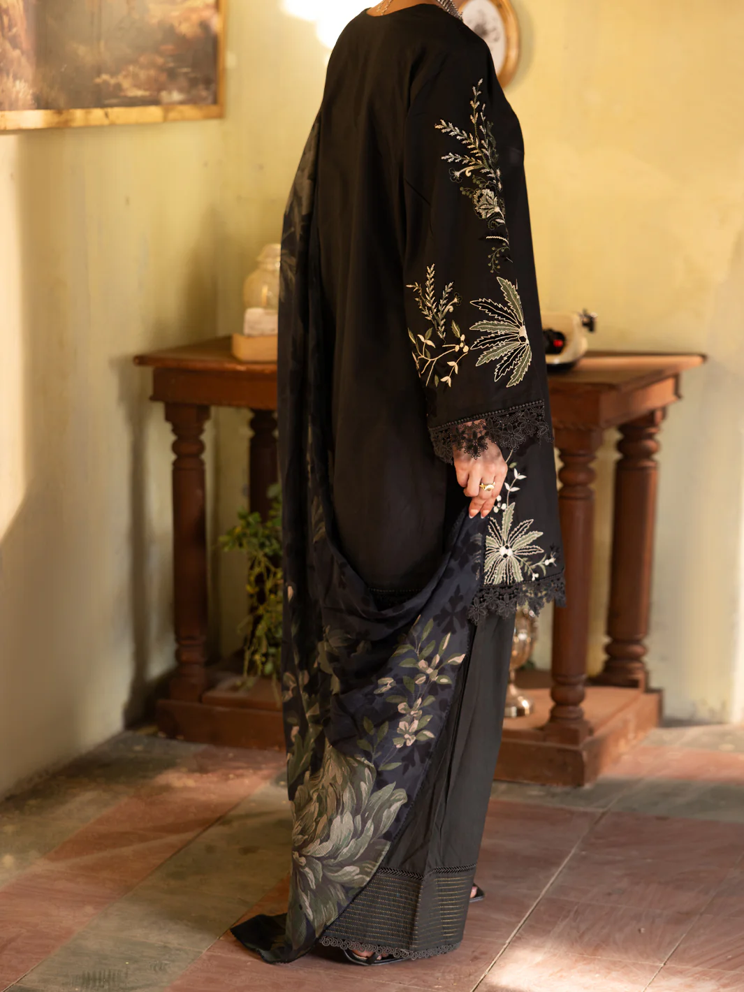 Charcoal Dyed Lawn Unstitched 3Pc - ALP-3PS-2736 - Image 3
