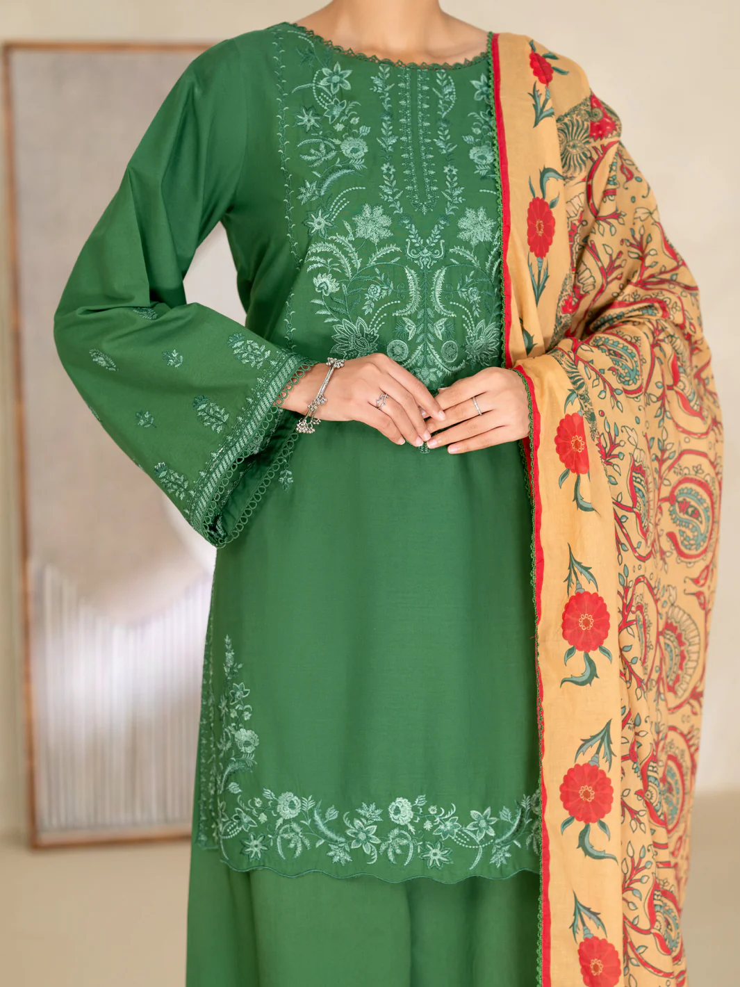 Green Lawn Unstitched 3Pc - ALP-3PS-2690 - Image 3