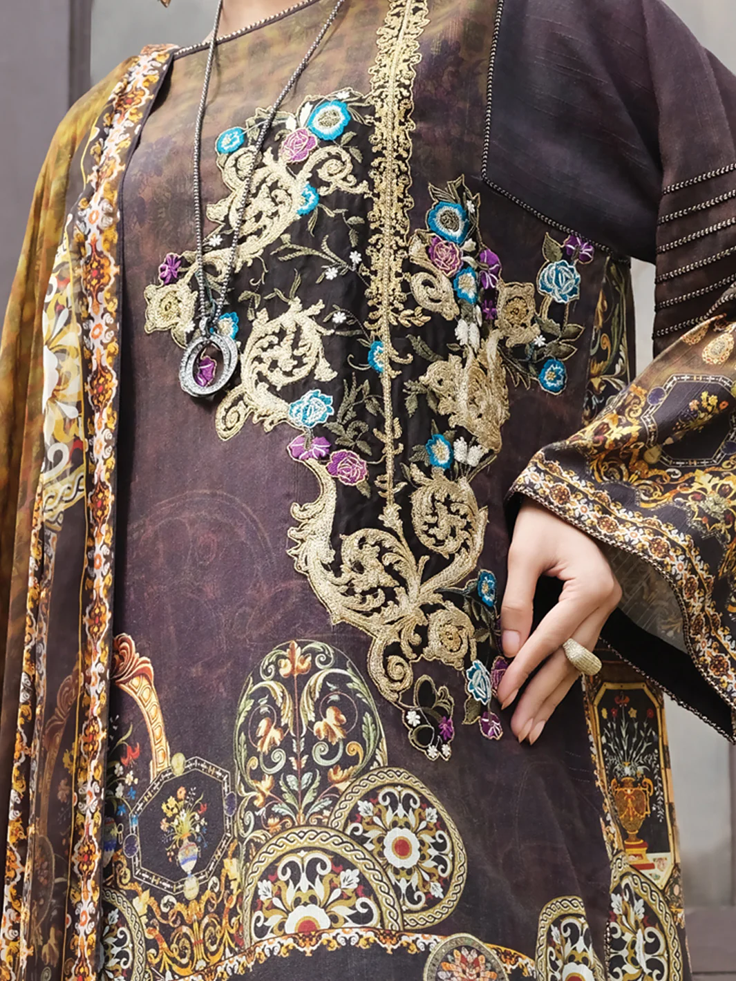 Green Khaddar + Linen 3Pc Stitched - AWP-211 - Image 2