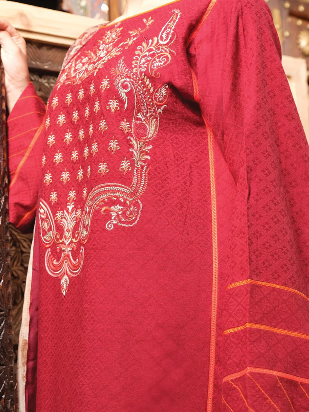 Maroon Lawn 3Pc Stitched - ALP-739 - Image 3