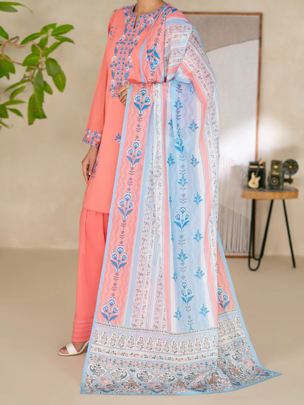 Peach Dyed Lawn Unstitched 3Pc - ALP-3PS-2687 - Image 3